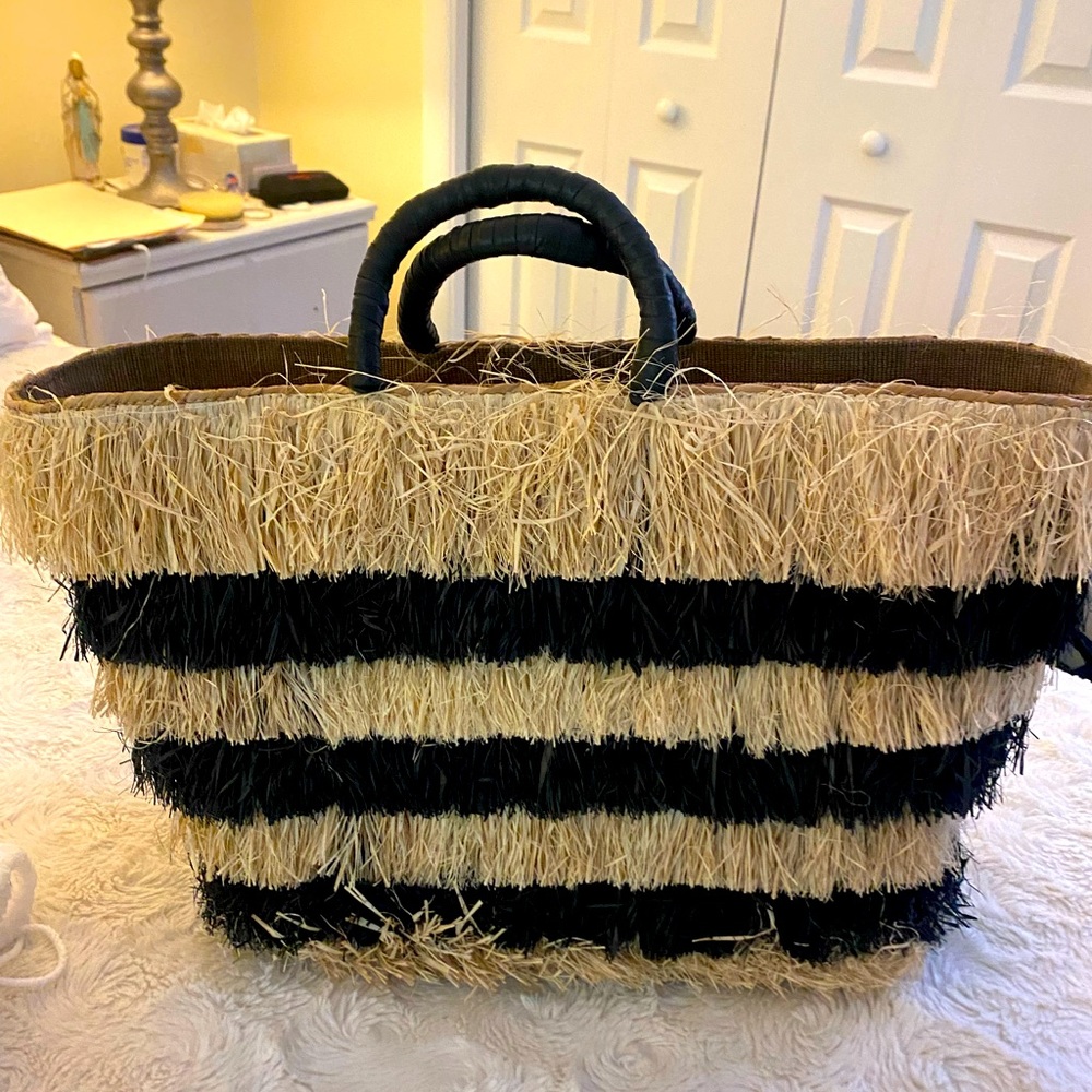 COPY - Brand New KAYU BAG .  Perfect for the beach or picnic!! Make offer !